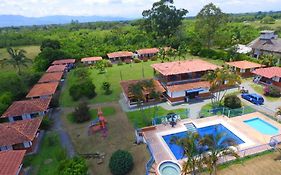 FINCA HOTEL LAS CABAÑAS DEL Parque